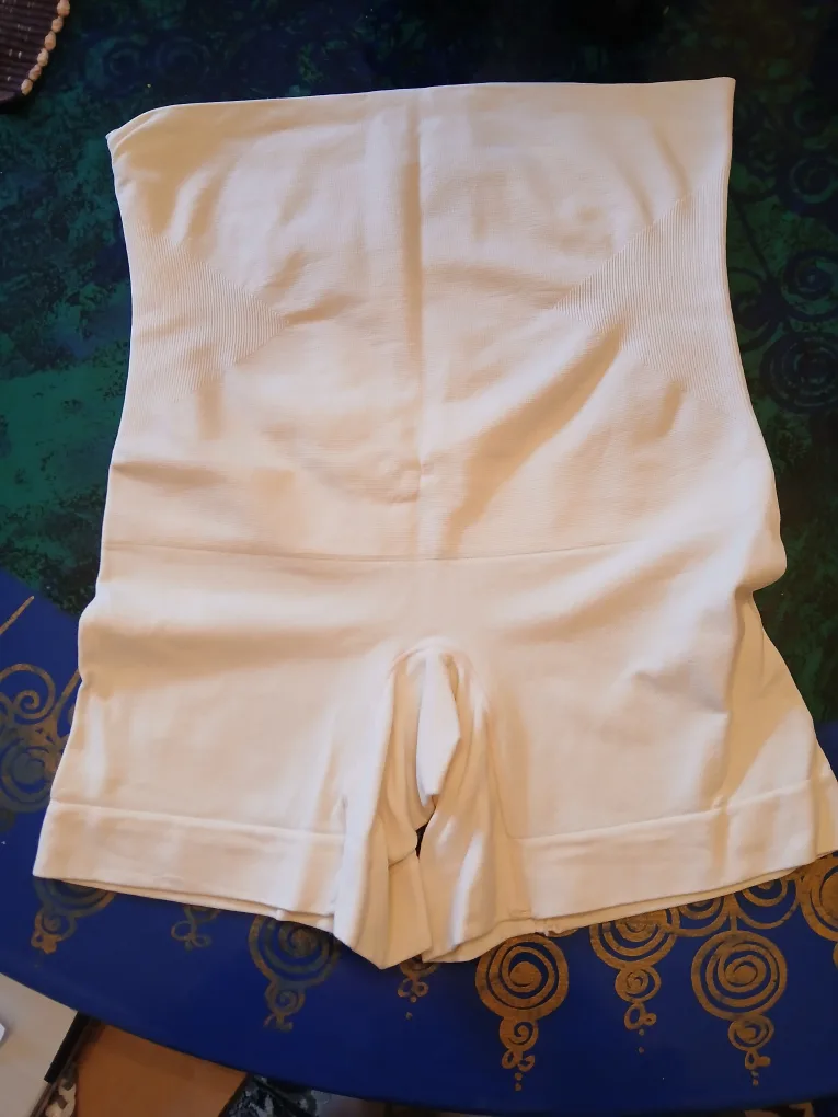 BNWOT - Shapermint Essentials Shapewear - Size M/M thumbnail