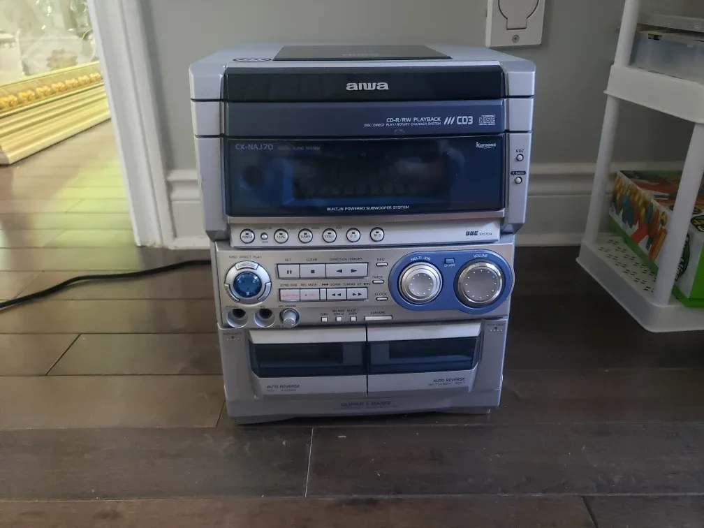 Aiwa CX-NAJ70 Digital Audio System thumbnail