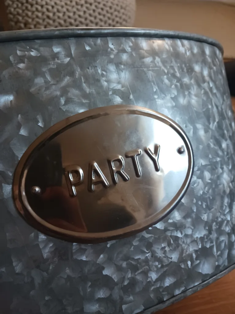 Party Bucket Cynthia Rowley  & Free Jim Beam Wide Head Spatula image indicator(10)