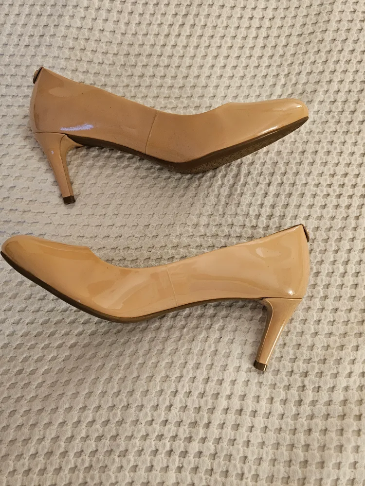 Michael Kors Patent Heels - 8M image indicator(4)