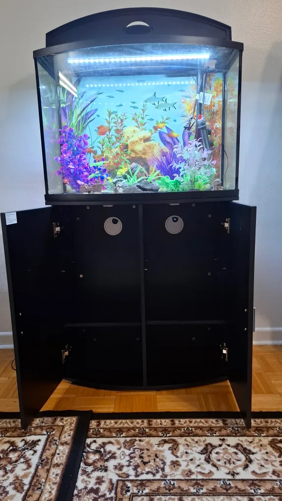 Fish tank with stand & accessories image indicator(2)