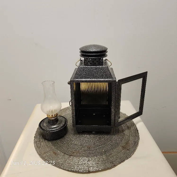 Northern Lights Coach Oil Lantern image indicator(8)