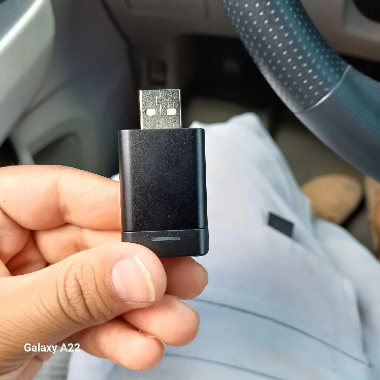 CarPlay & Android Auto Adapter 2 in 1 - Like New! image indicator(2)