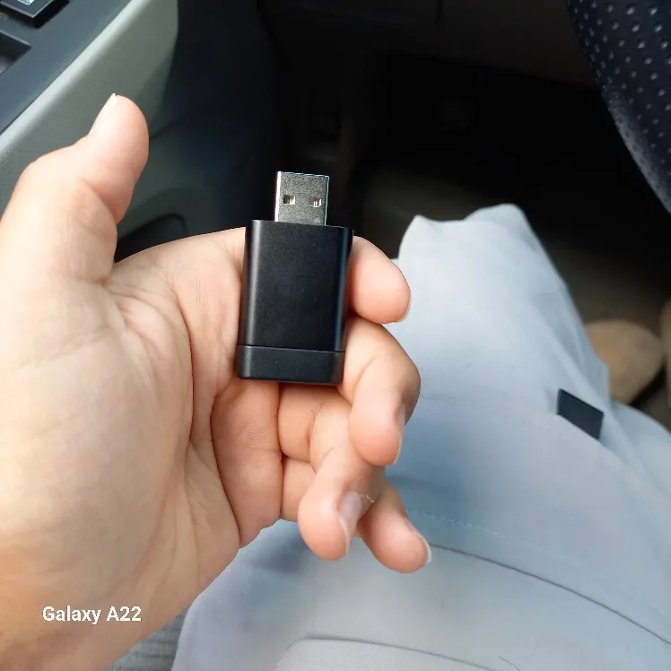 CarPlay & Android Auto Adapter 2 in 1 - Like New! image indicator(3)