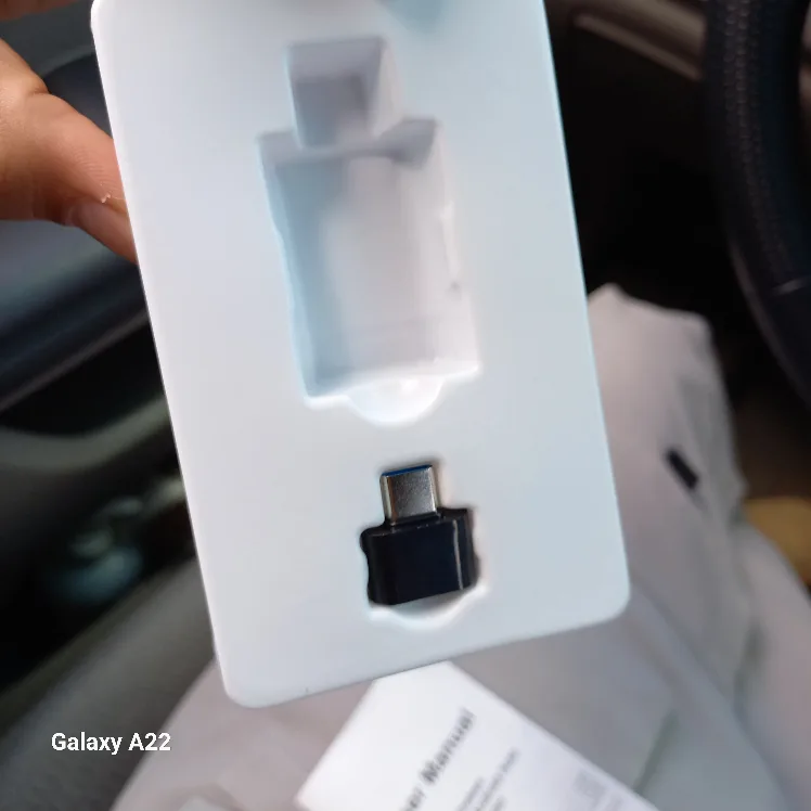 CarPlay & Android Auto Adapter 2 in 1 - Like New! image indicator(4)