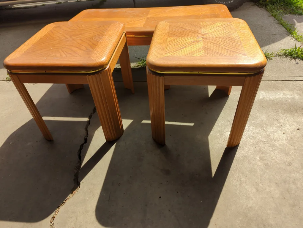 Wood Grain Coffee Table & End Tables Set image indicator(2)