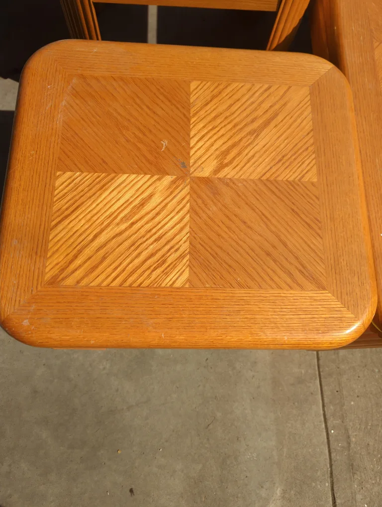 Wood Grain Coffee Table & End Tables Set image indicator(3)