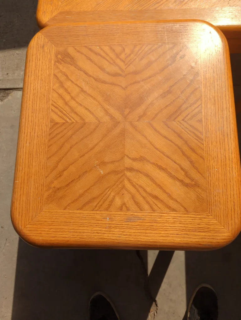 Wood Grain Coffee Table & End Tables Set image indicator(4)