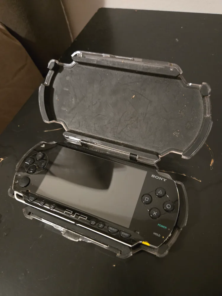 Sony PSP with Logitech Case thumbnail