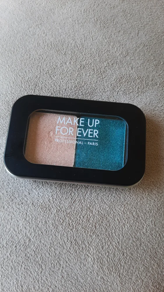 MAKE UP FOR EVER Artist Eyeshadow thumbnail