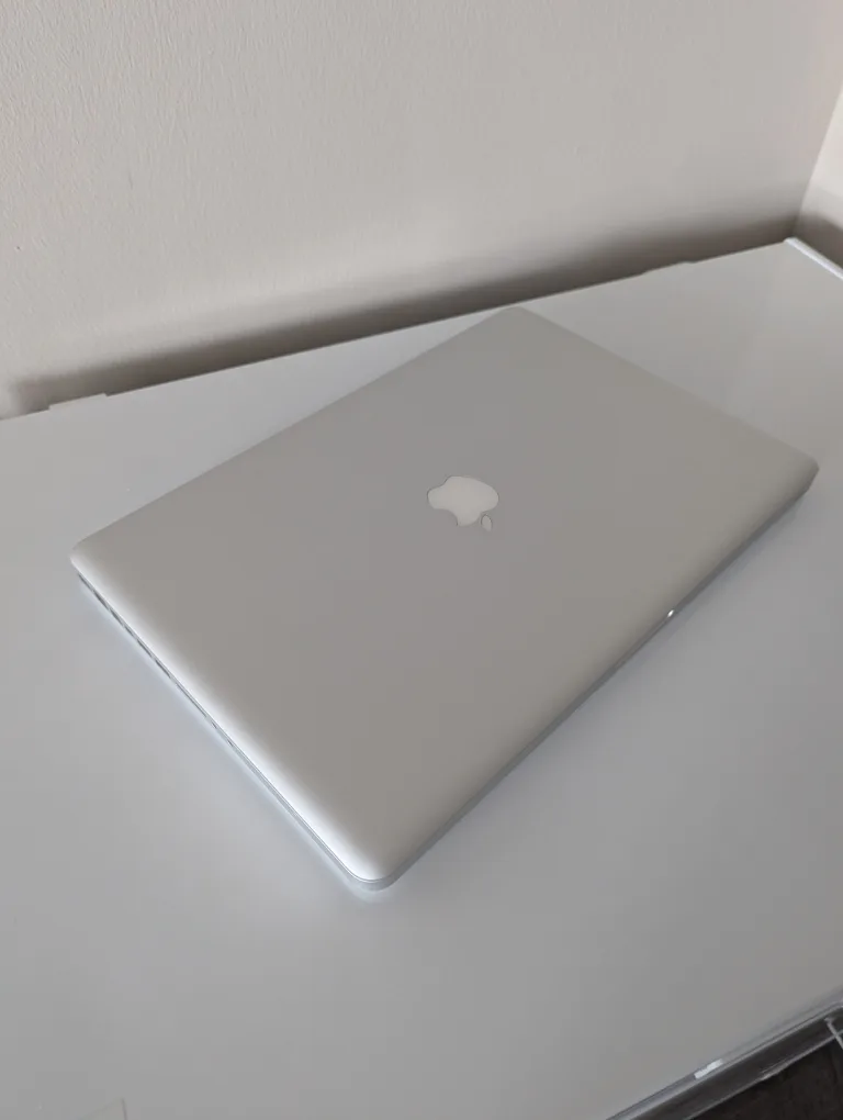 MacBook Pro 15" (Mid 2010) – For Parts / Repair image indicator(4)