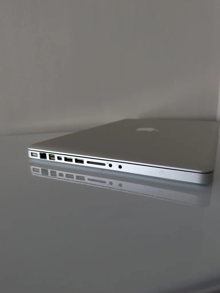 MacBook Pro 15" (Mid 2010) – For Parts / Repair image indicator(5)