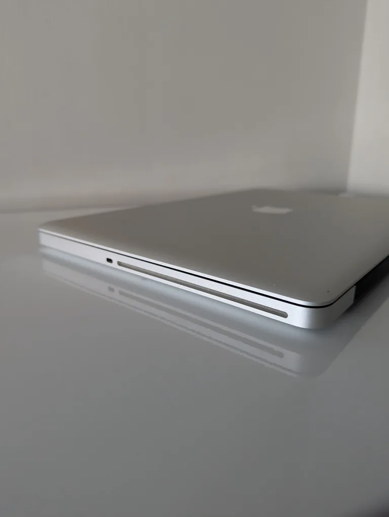 MacBook Pro 15" (Mid 2010) – For Parts / Repair image indicator(6)