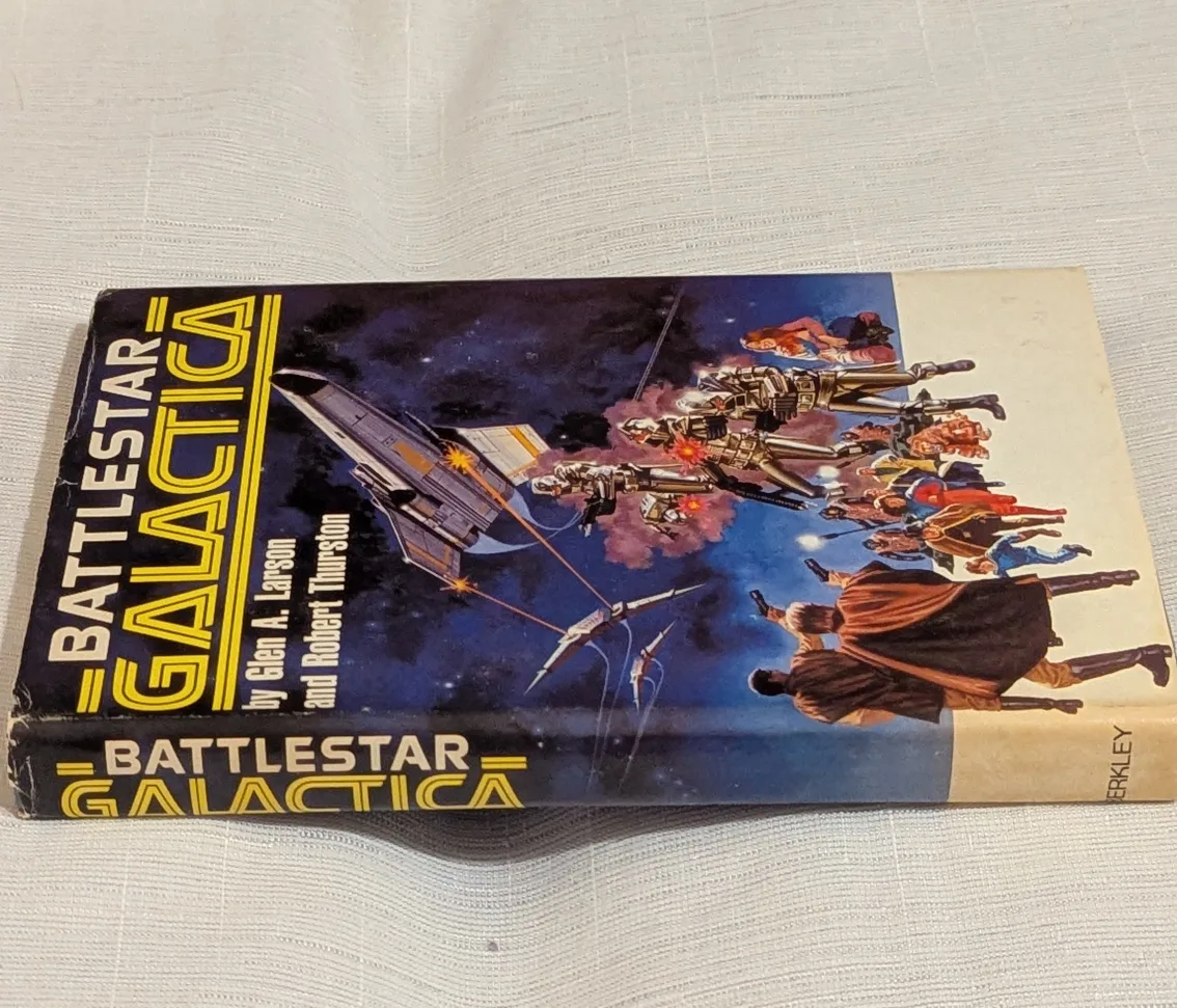 Battlestar Galactica 1st edition Hard Cover book 1978 image indicator(3)