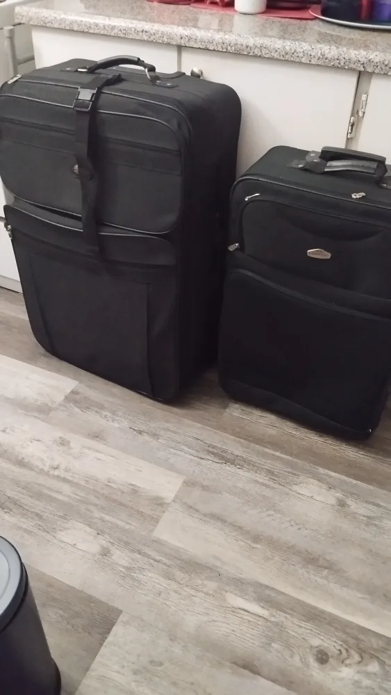 Samsonite & Cambridge Black Luggage Set thumbnail
