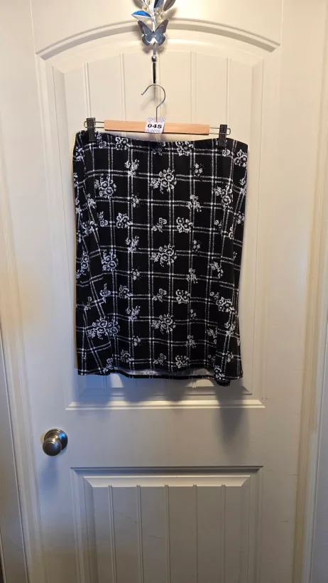 Hamilton Black & White Skirt thumbnail