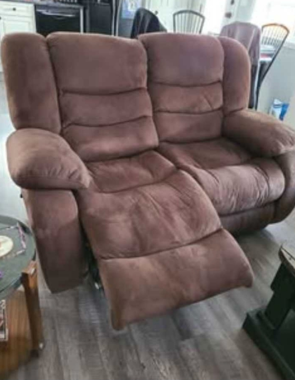 Brown Reclining Loveseat - photo 3