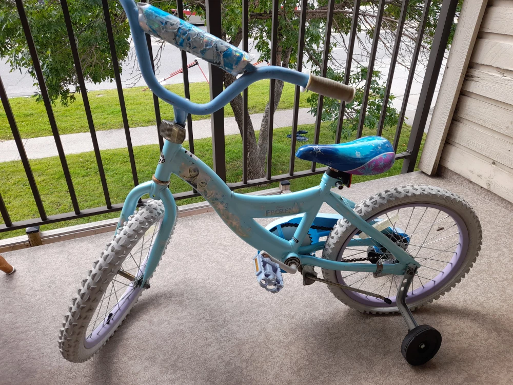 Disney Frozen Kids' Bike - Great Condition!
