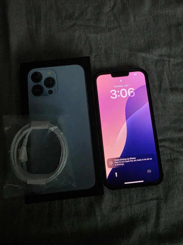 iPhone 13 Pro - 256gb Sierra blue image indicator(2)