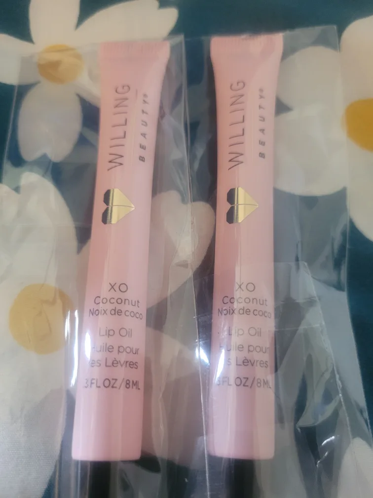 Willing Beauty XO Coconut Lip Oil - New image indicator(2)