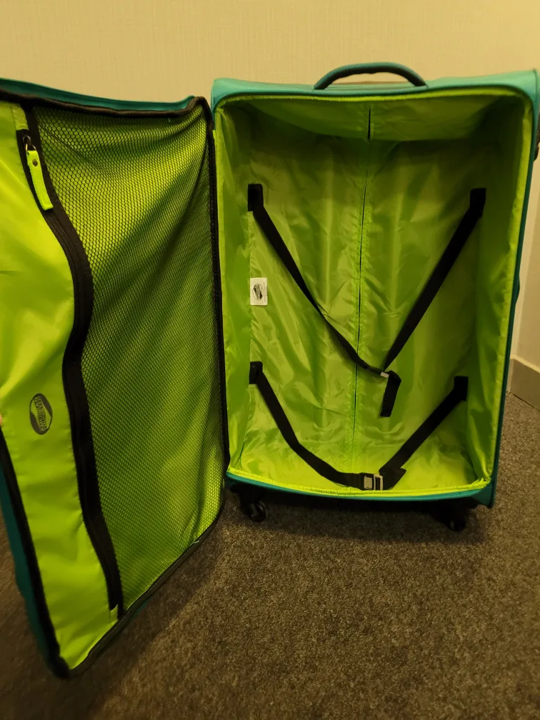 American Tourister/ Samsonite Teal Suitcase image indicator(5)