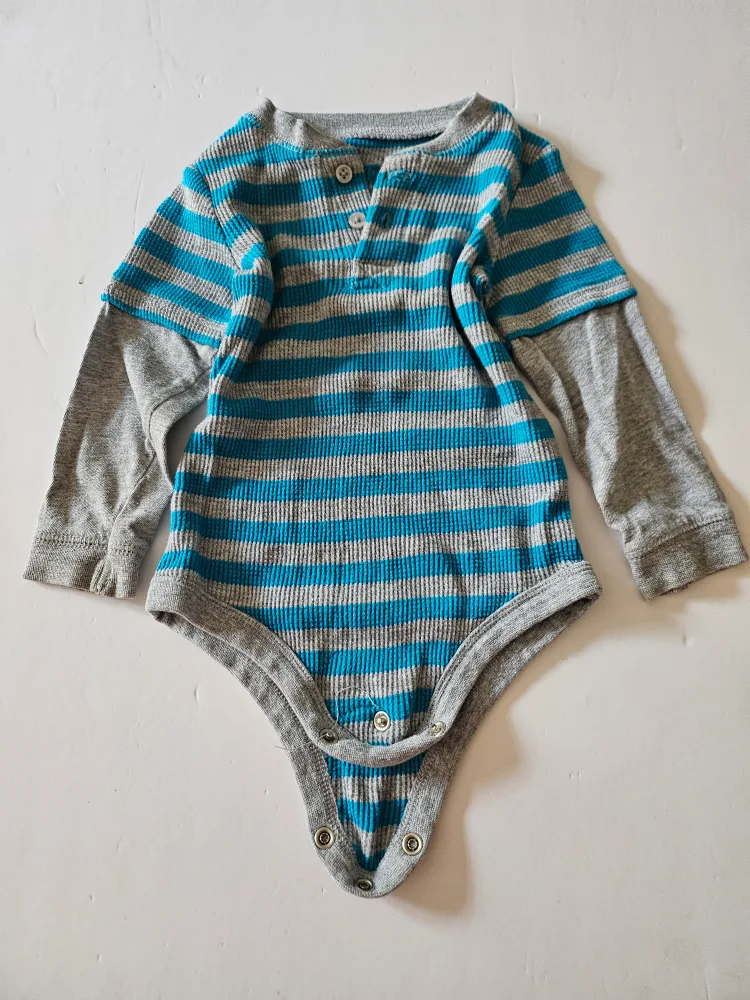 Striped Long Sleeve Baby Onesie 🇨🇦 thumbnail