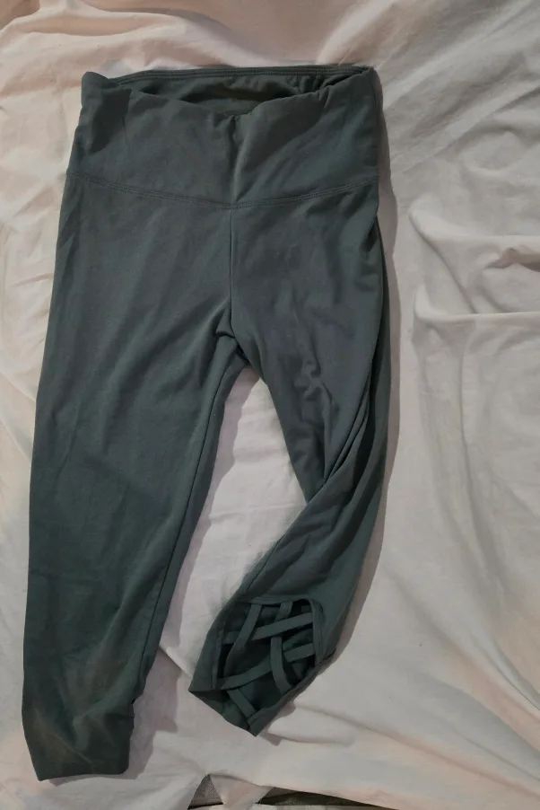 💞Womens Workout clothes bundle 🌹 Sports Bras & Leggings image indicator(5)