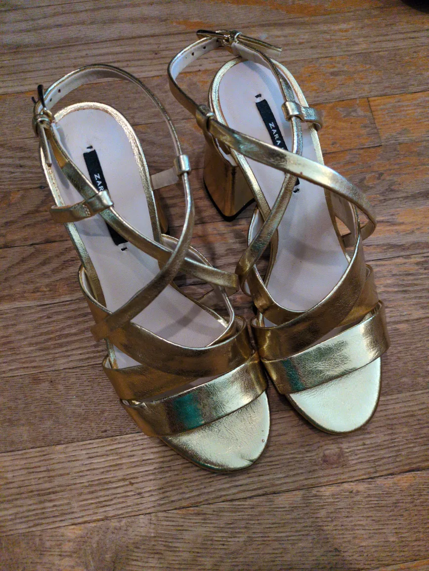 Zara Basic Gold Heels Size 36 thumbnail