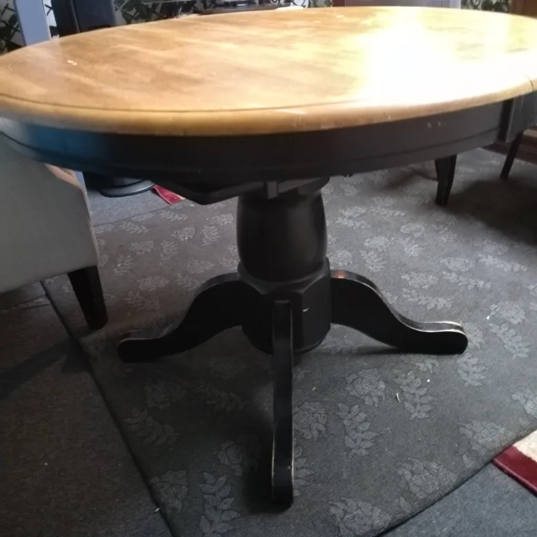 table and 4 chears thumbnail