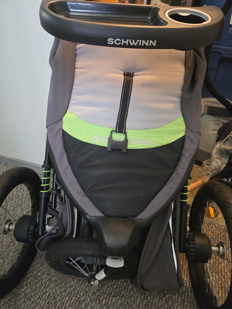 Schwinn Jogging Stroller - Great Condition - photo 4