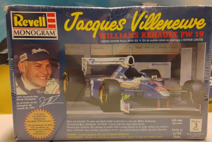 Revell Monogram 1:24 Williams Renault FW 19 Plastic Model Kit thumbnail