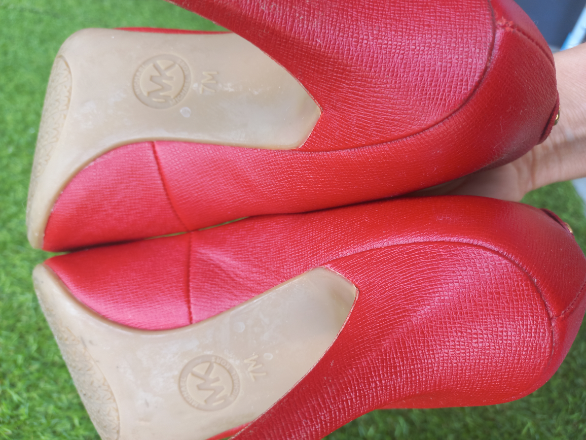 Michael Kors Red Heels - Size 7M - photo 3