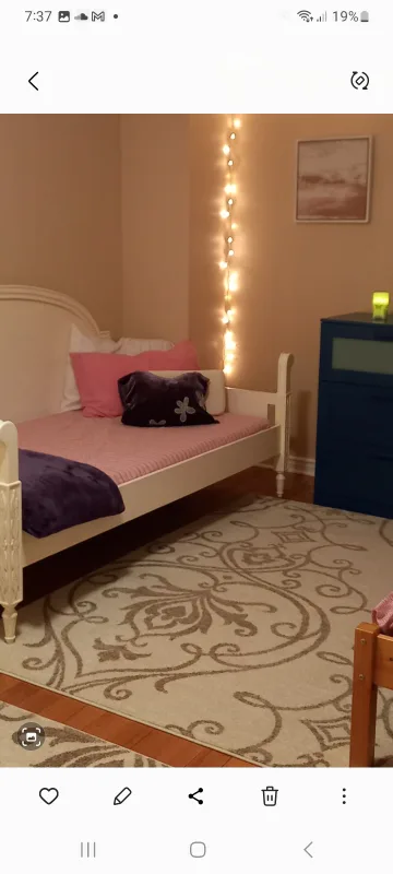 White Daybed thumbnail