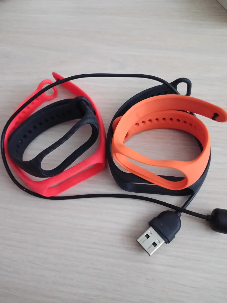 Xiaomi Mi Band 7 with extra Straps image indicator(3)