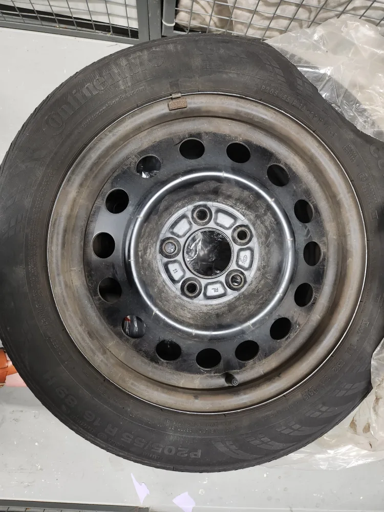 Continental P205/65 R16 Tires - Set of 4 image indicator(3)