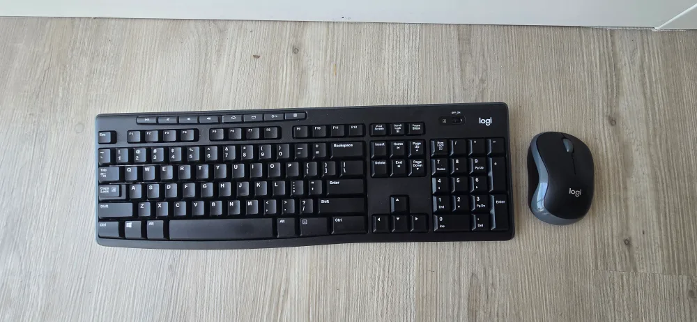 Logitech Wireless Keyboard and Mouse Combo thumbnail
