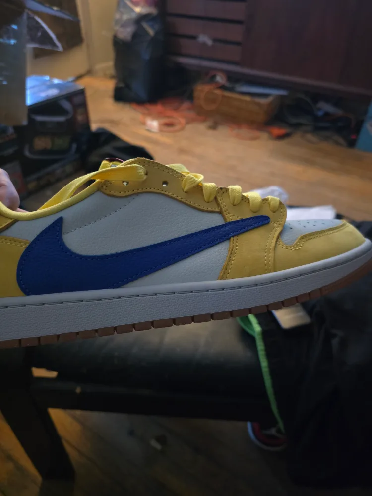 Nike Air Jordan 1 Low Yellow/Blue Canaries thumbnail