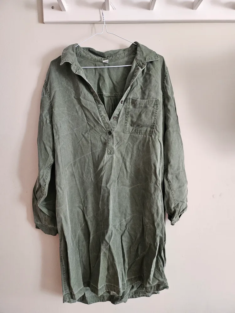 Old Navy Olive Green Dress 🇨🇦 thumbnail