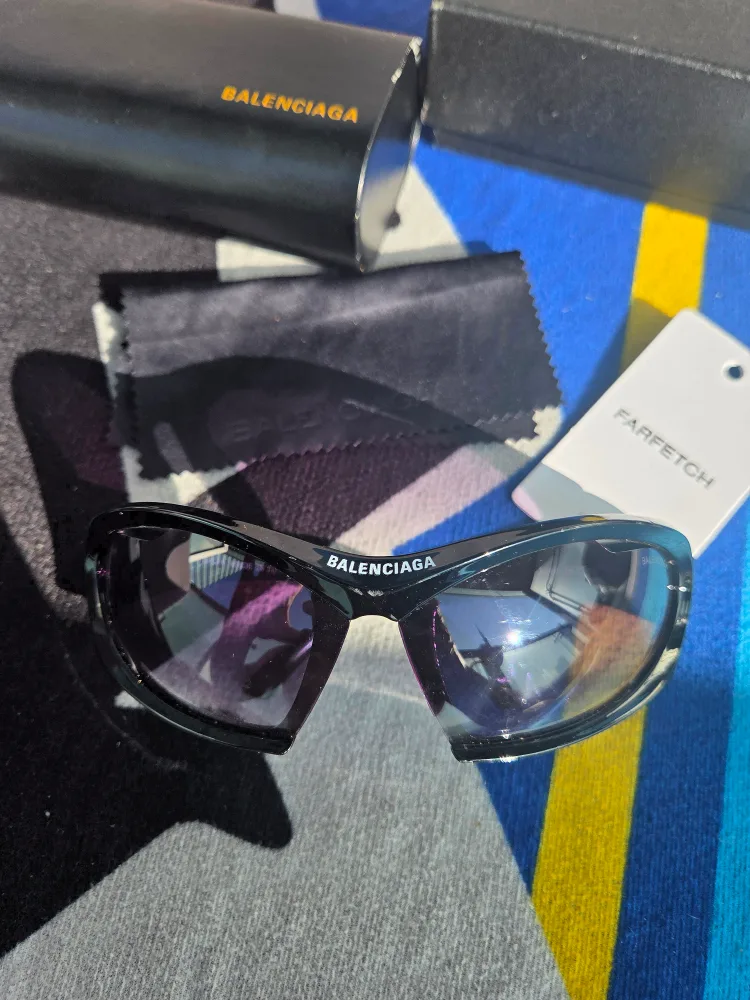 Balenciaga Dynamo Wrap Cat Eye Sunglasses – Black thumbnail