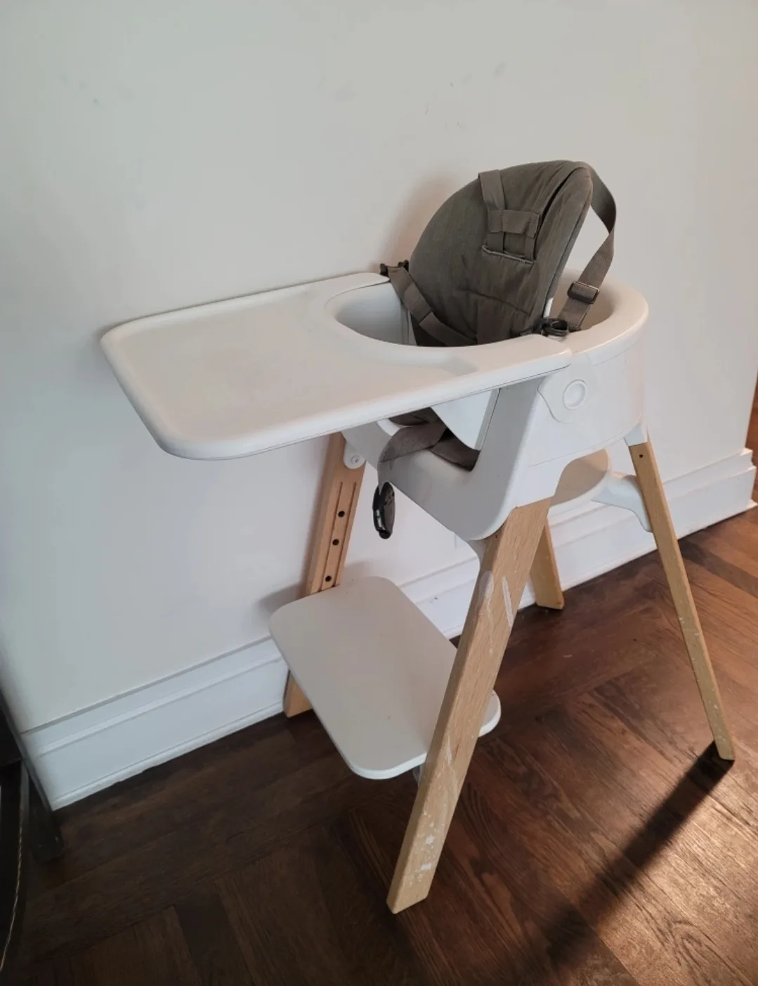🥕Stokke Tripp Trapp High Chair thumbnail