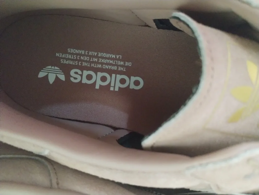 Brand new Adidas Samba OG Pink Suede shoes image indicator(9)