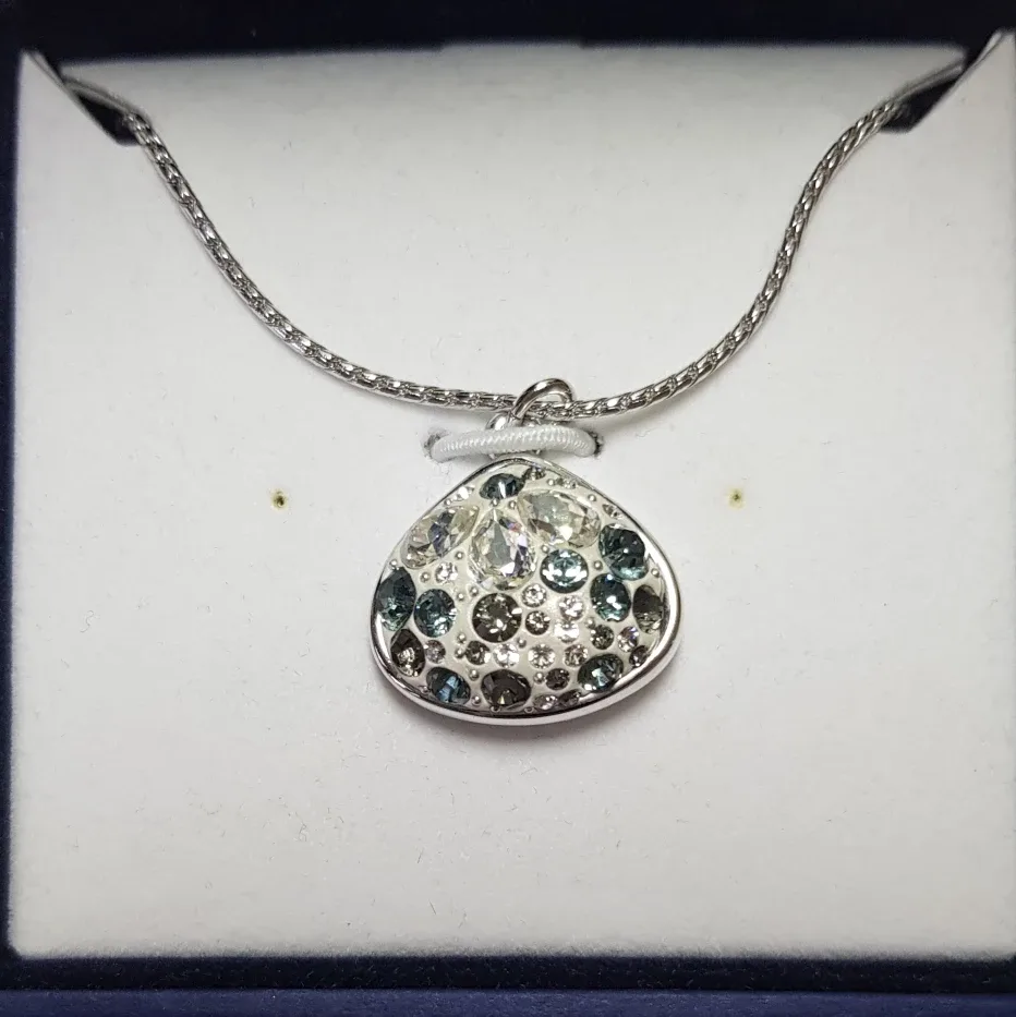 Swarovski Crystal Pendant Necklace image indicator(2)