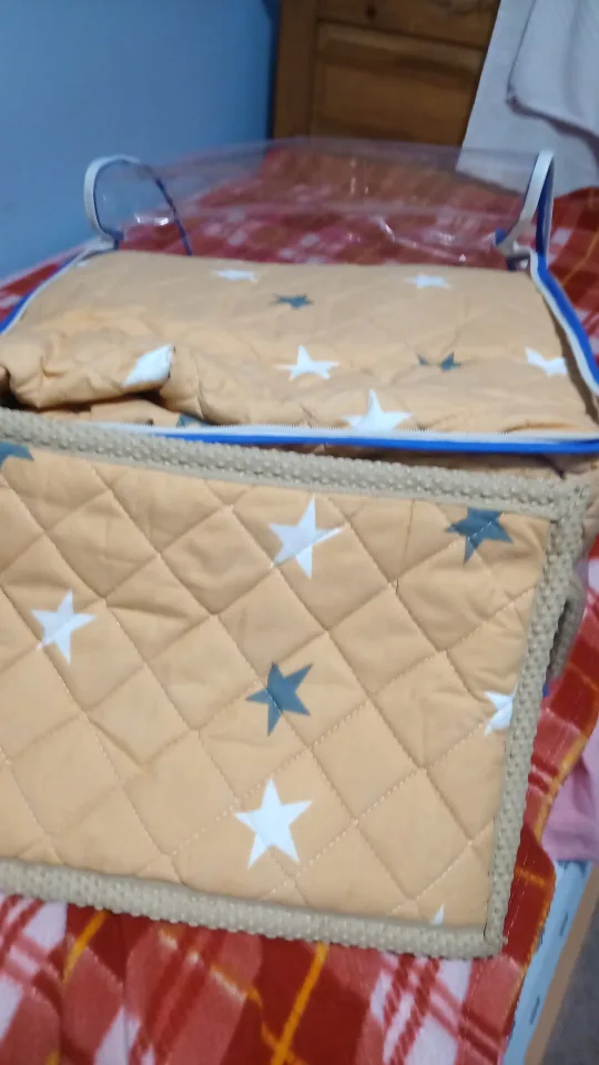 Magnetic Mattress Pad with Stars thumbnail