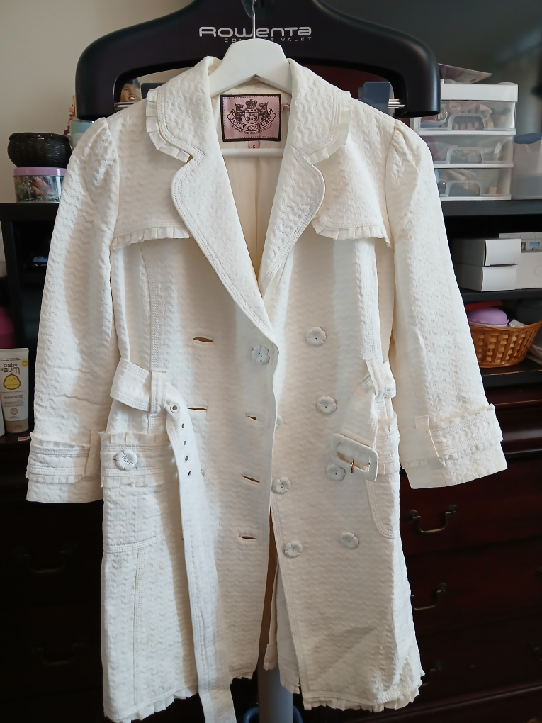 👀♥️Juicy Couture CreamTrench Coat - Size S♥️👀