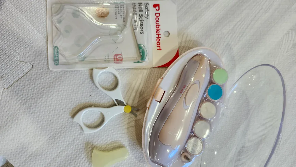 Electric Baby Nail Trimmer Kit & Baby scissors image indicator(5)