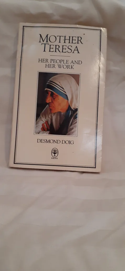 Mother Teresa: Her People and Her Work by Desmond Doig thumbnail