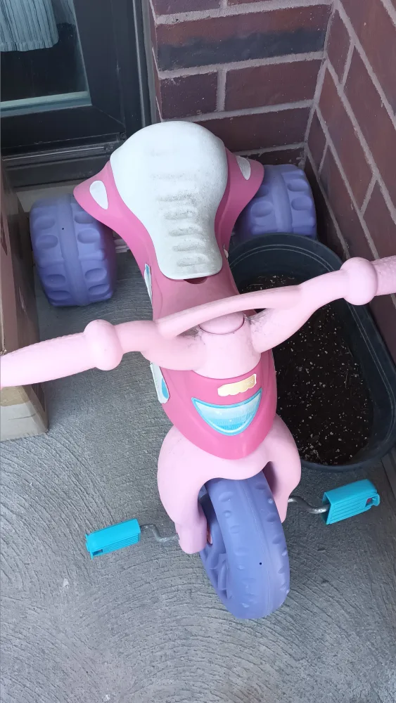 Pink Kids Tricycle thumbnail