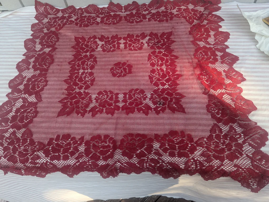 Red Lace Tablecloth roses thumbnail