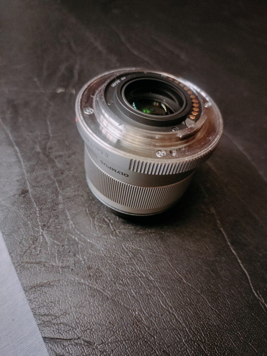 Olympus M.Zuiko Digital 45mm f/1.8, 0.5m/1.64ft, Lens Silver - photo 3