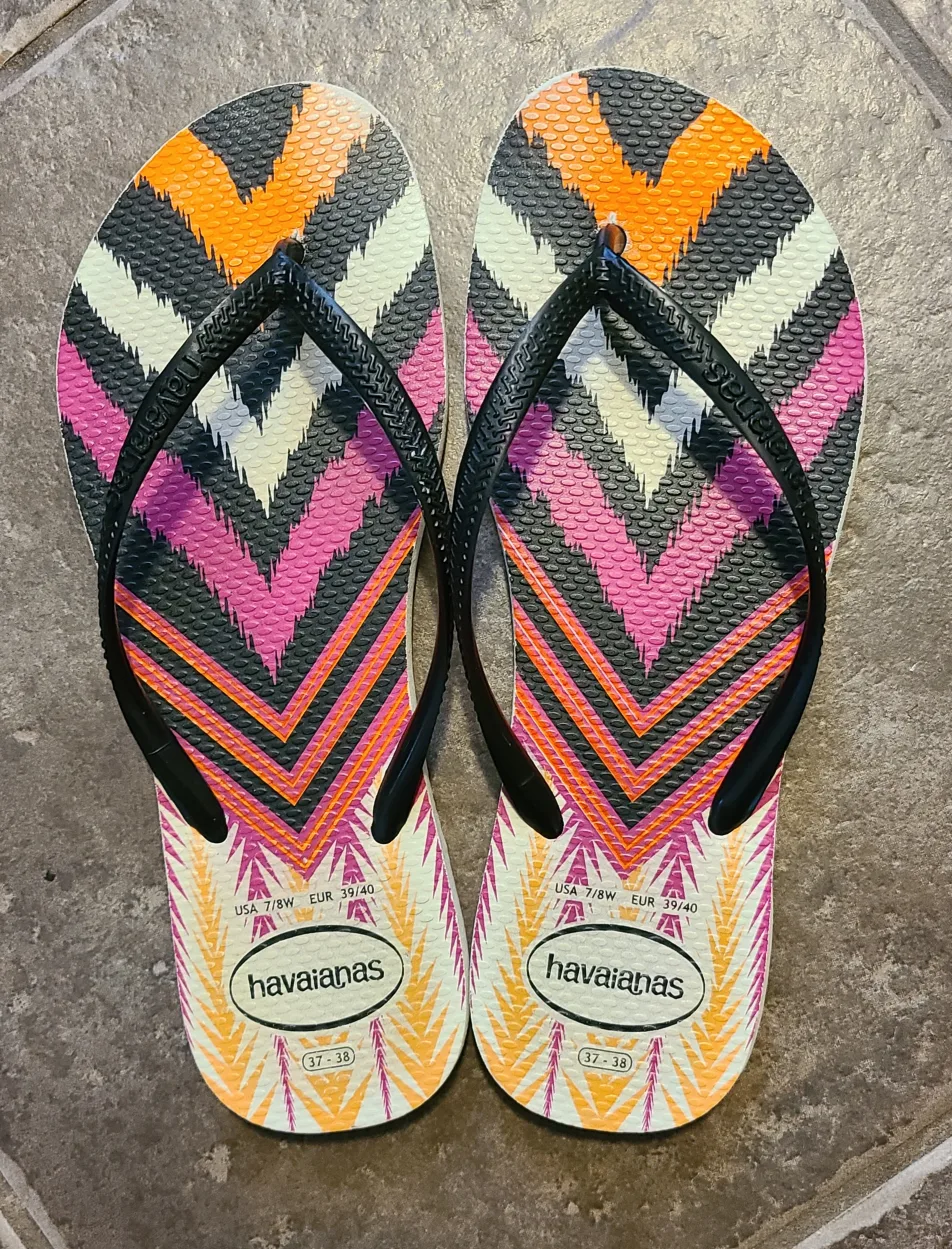 Havaianas Flip Flops - Women's Size 7/8W thumbnail
